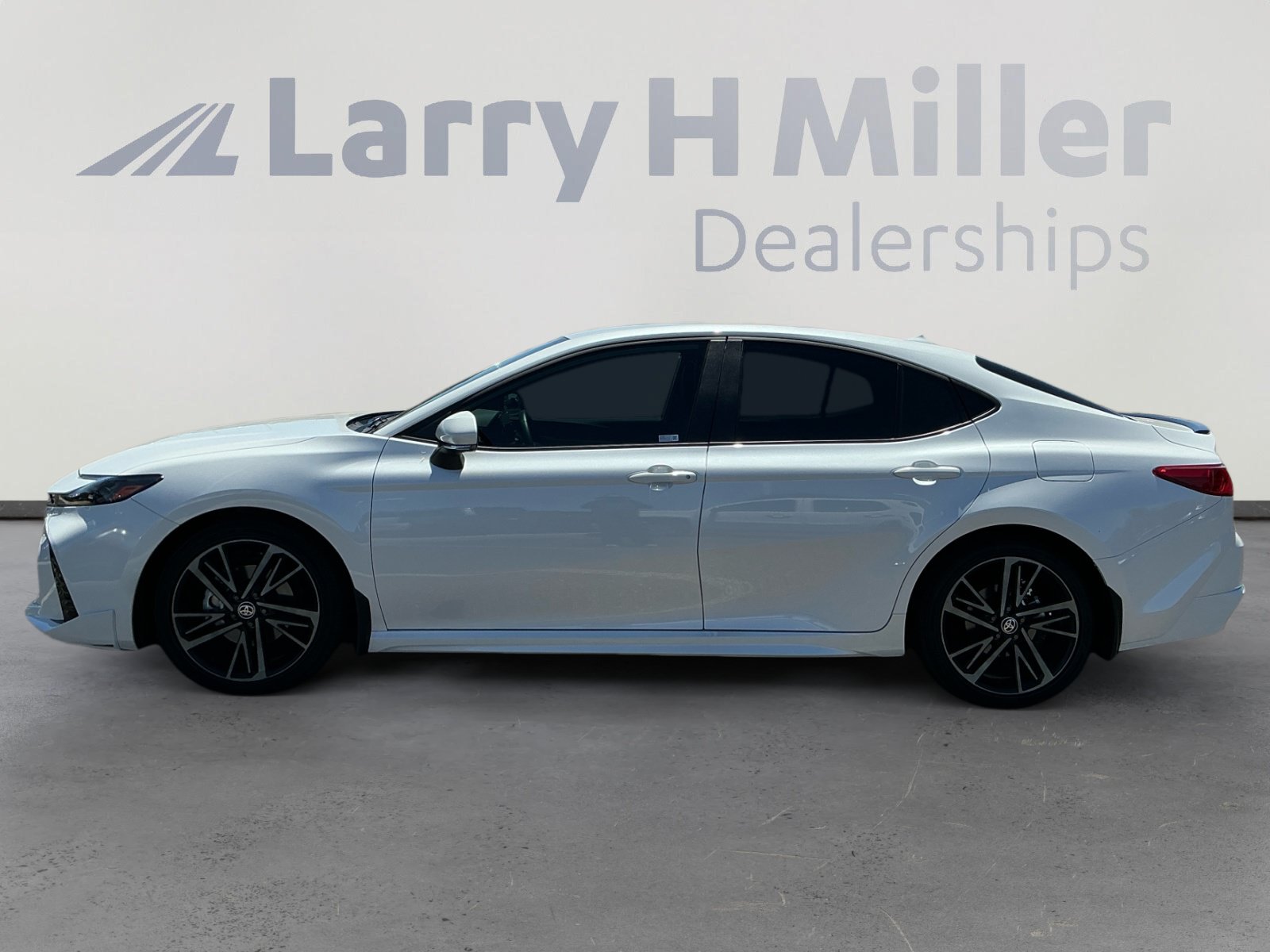 Used 2026 Toyota Camry XSE FWD image 2