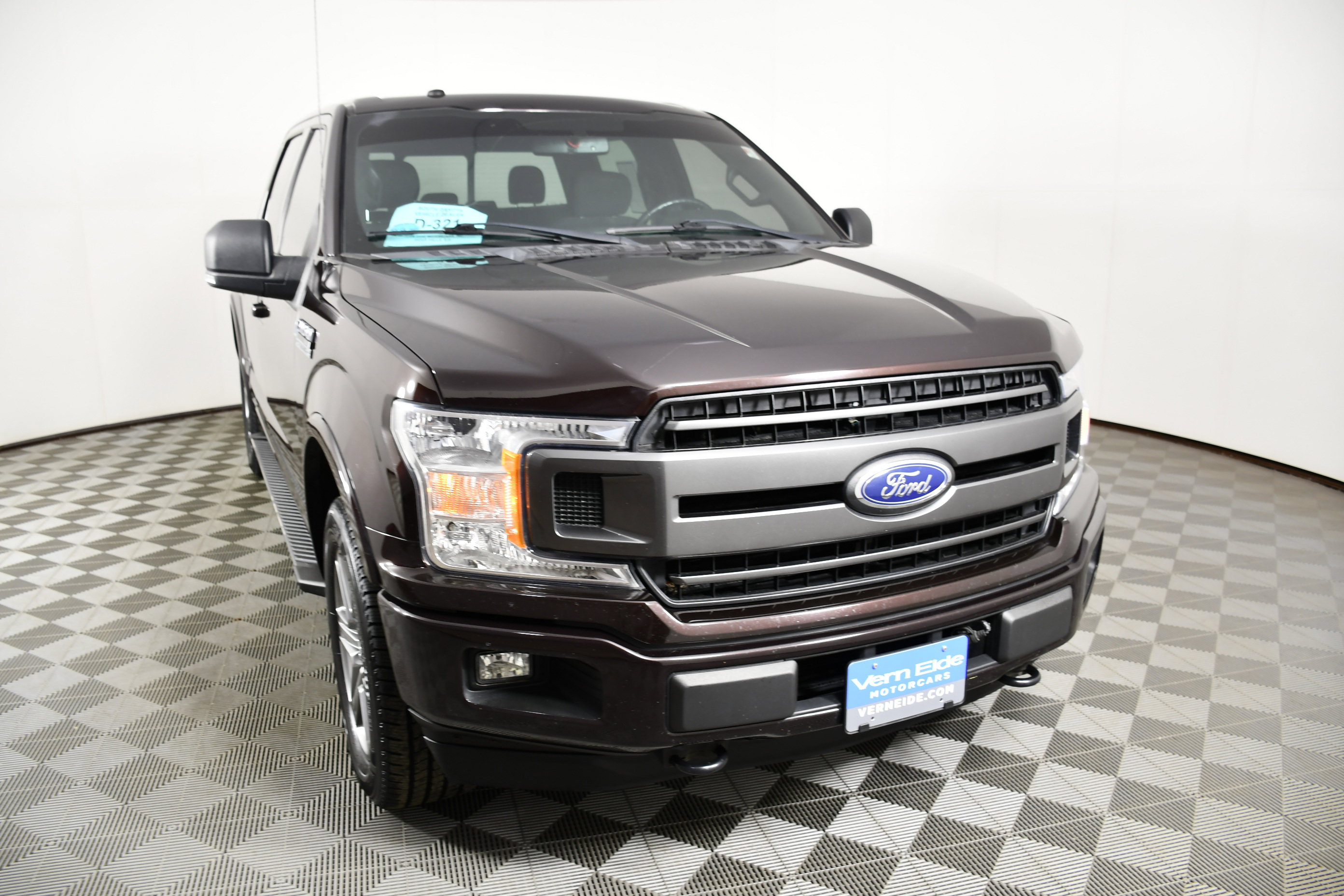 Used 2018 Ford F150 XLT w/ Equipment Group 302A Luxury AWD/4WD image 3