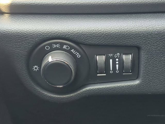 New 2026 Chrysler Voyager LX FWD image 27