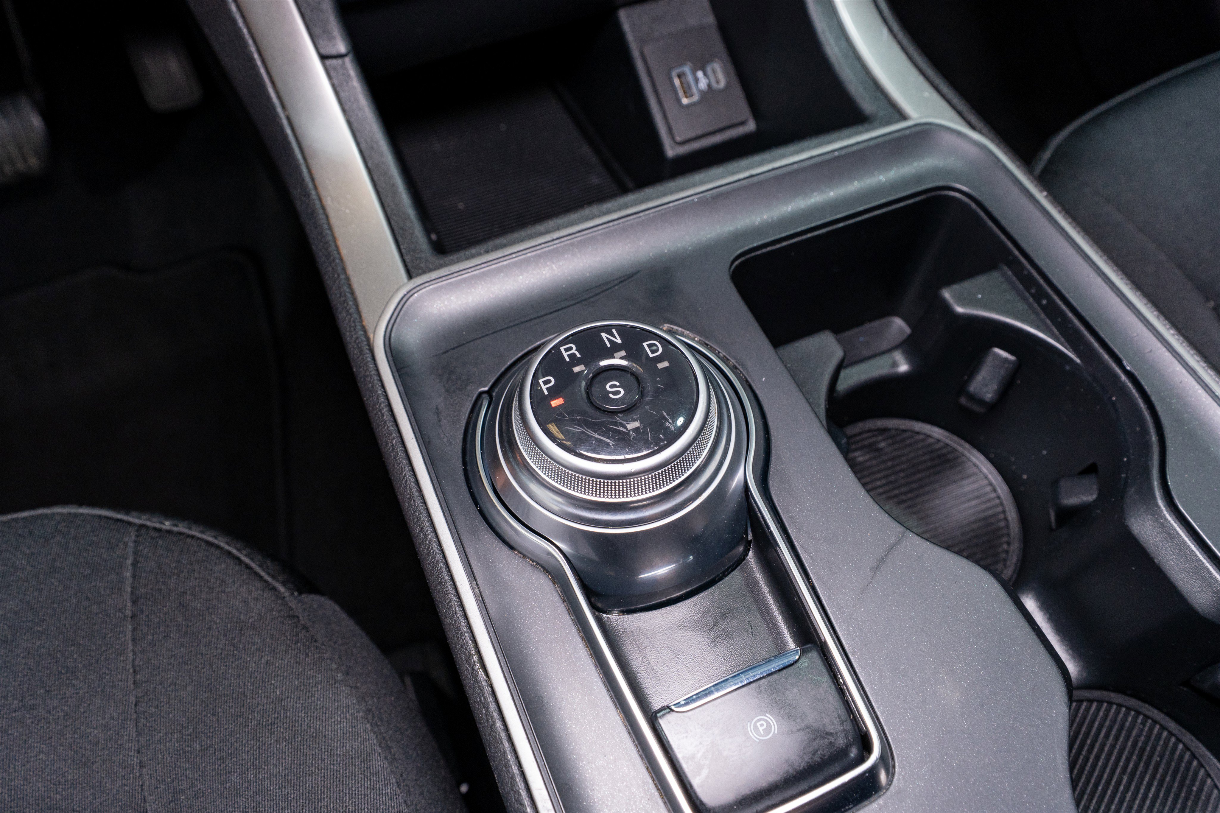 Used 2021 Ford Edge SE image 21