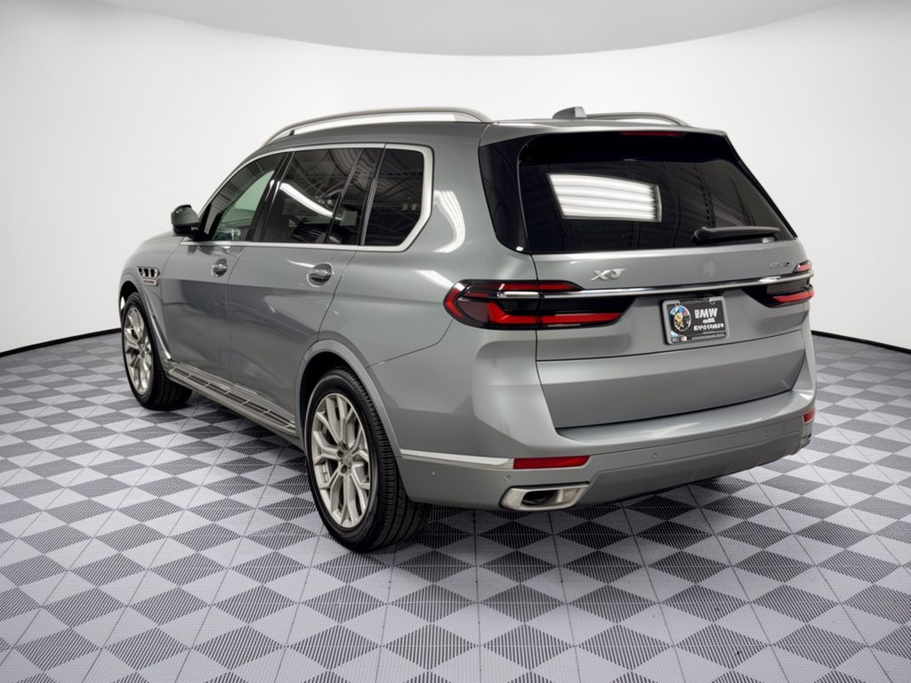 Used 2024 BMW X7 xDrive40i AWD/4WD image 3