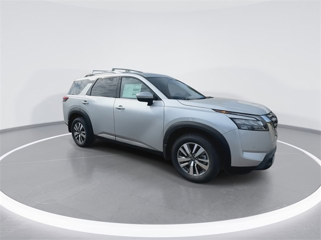 New 2025 Nissan Pathfinder SL image 2