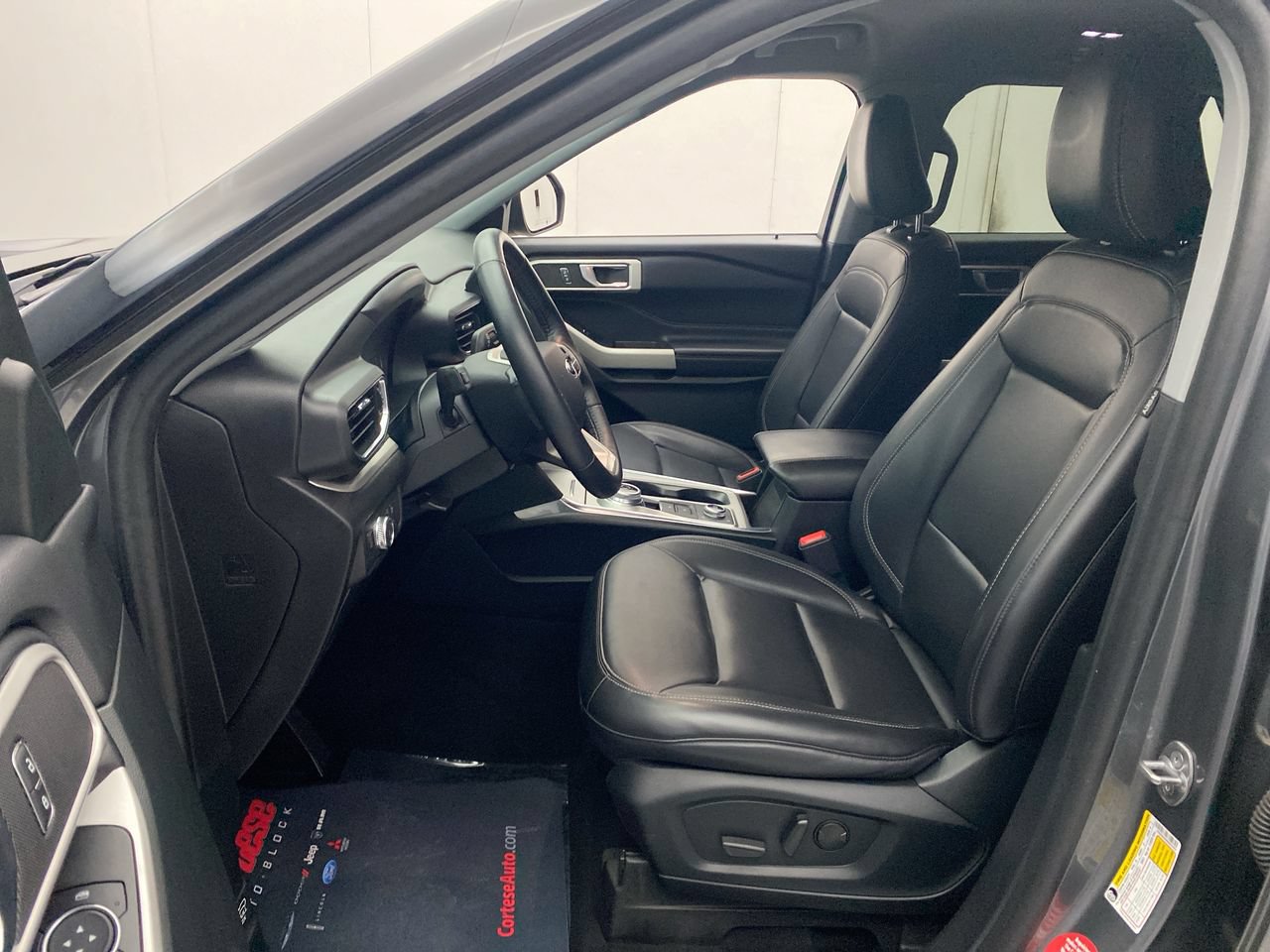 Used 2021 Ford Explorer XLT w/ Equipment Group 202A AWD/4WD image 14