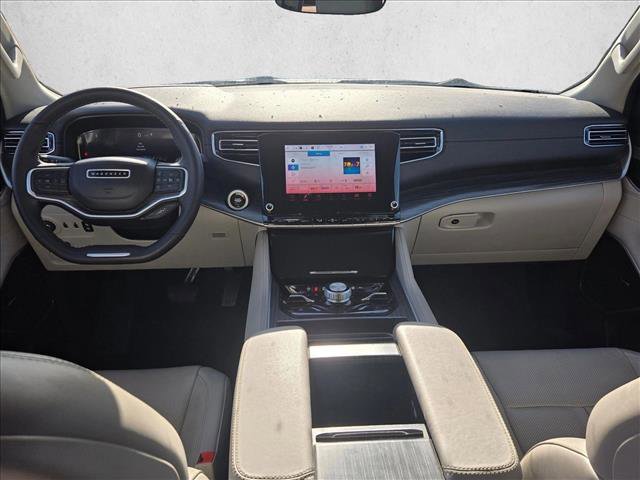Used 2024 Jeep Wagoneer L Series III w/ Flexible Seating Group AWD/4WD image 16