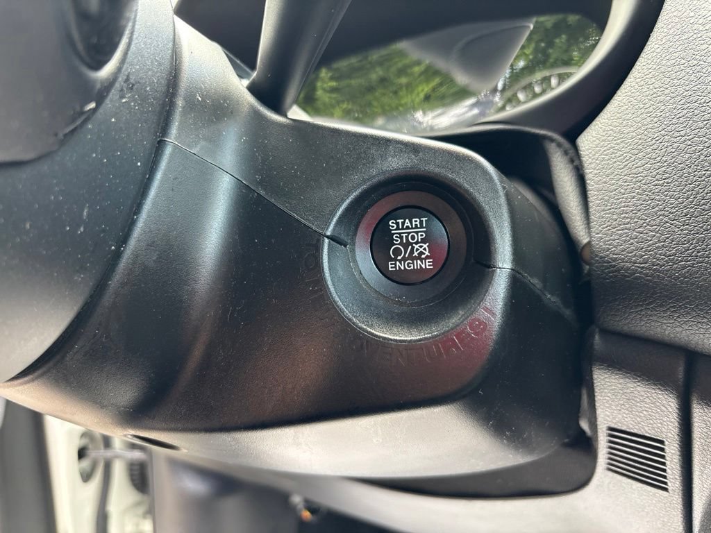 Used 2021 Jeep Renegade Latitude AWD/4WD image 24