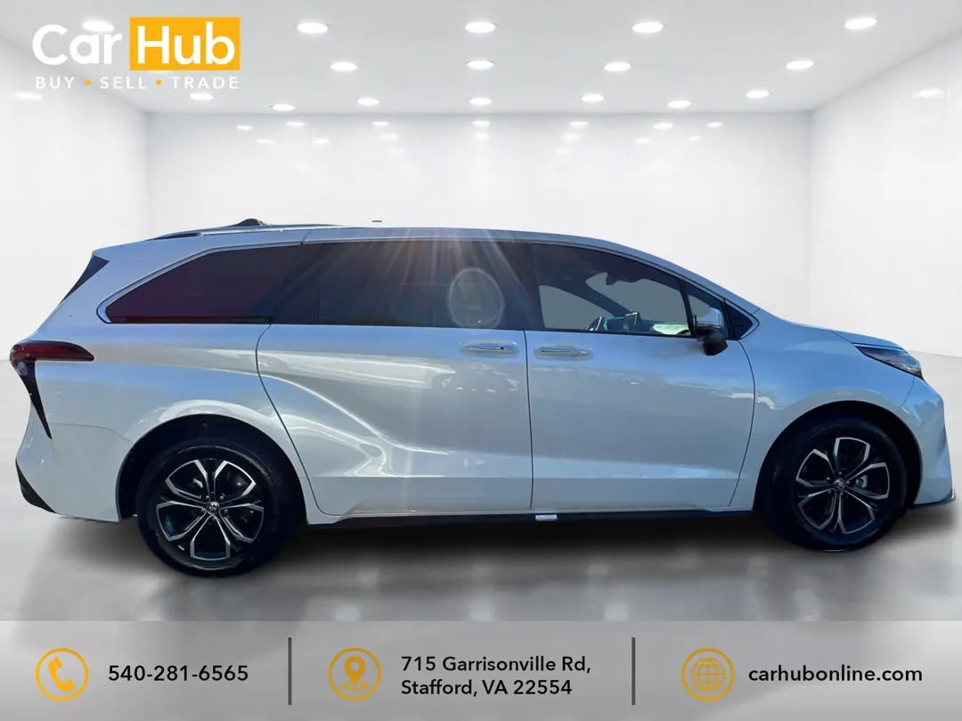 Used 2026 Toyota Sienna Platinum AWD/4WD image 7