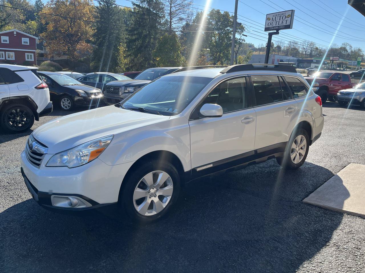 Used 2012 Subaru Outback 2.5i Premium w/ All-Weather Pkg AWD/4WD image 8