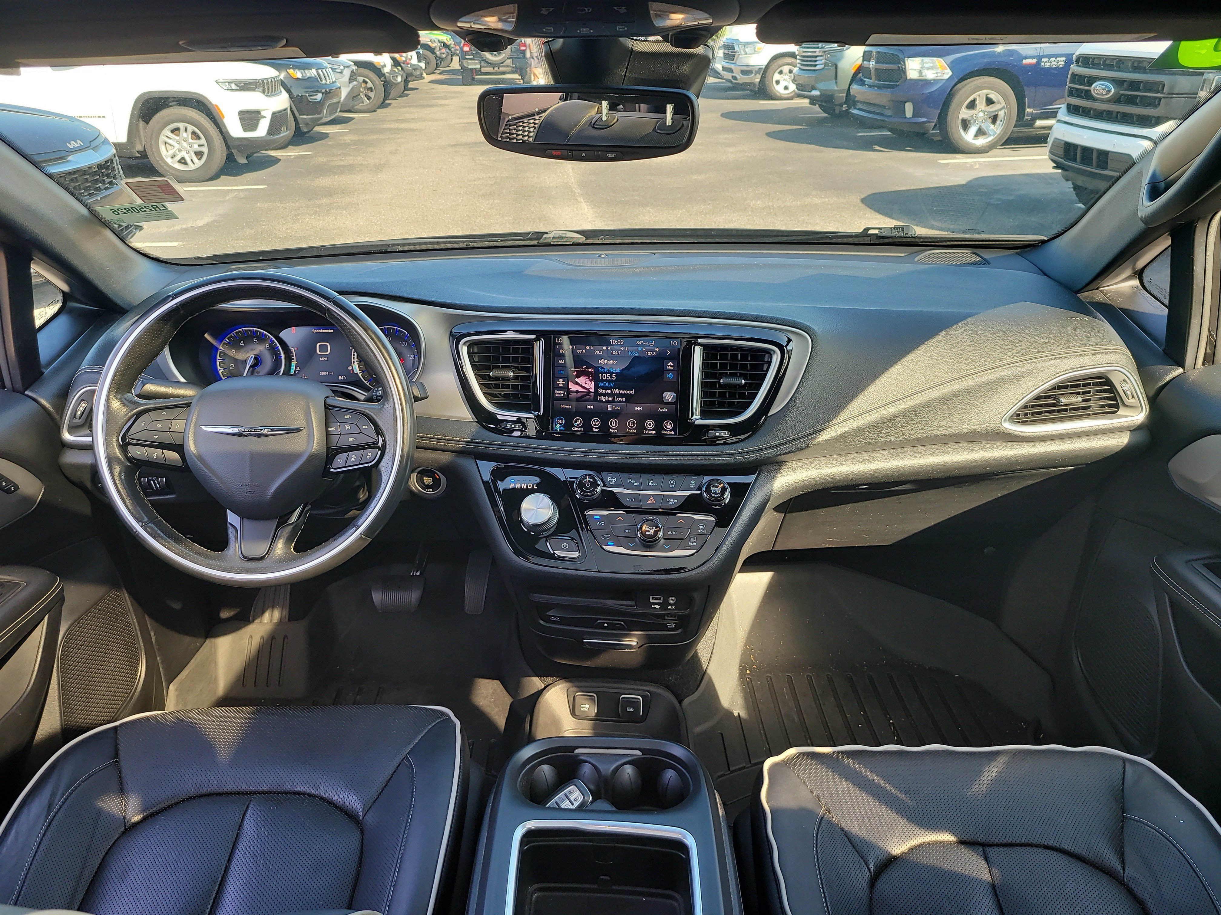 Used 2020 Chrysler Pacifica Limited w/ Advanced Safetytec Group FWD image 13