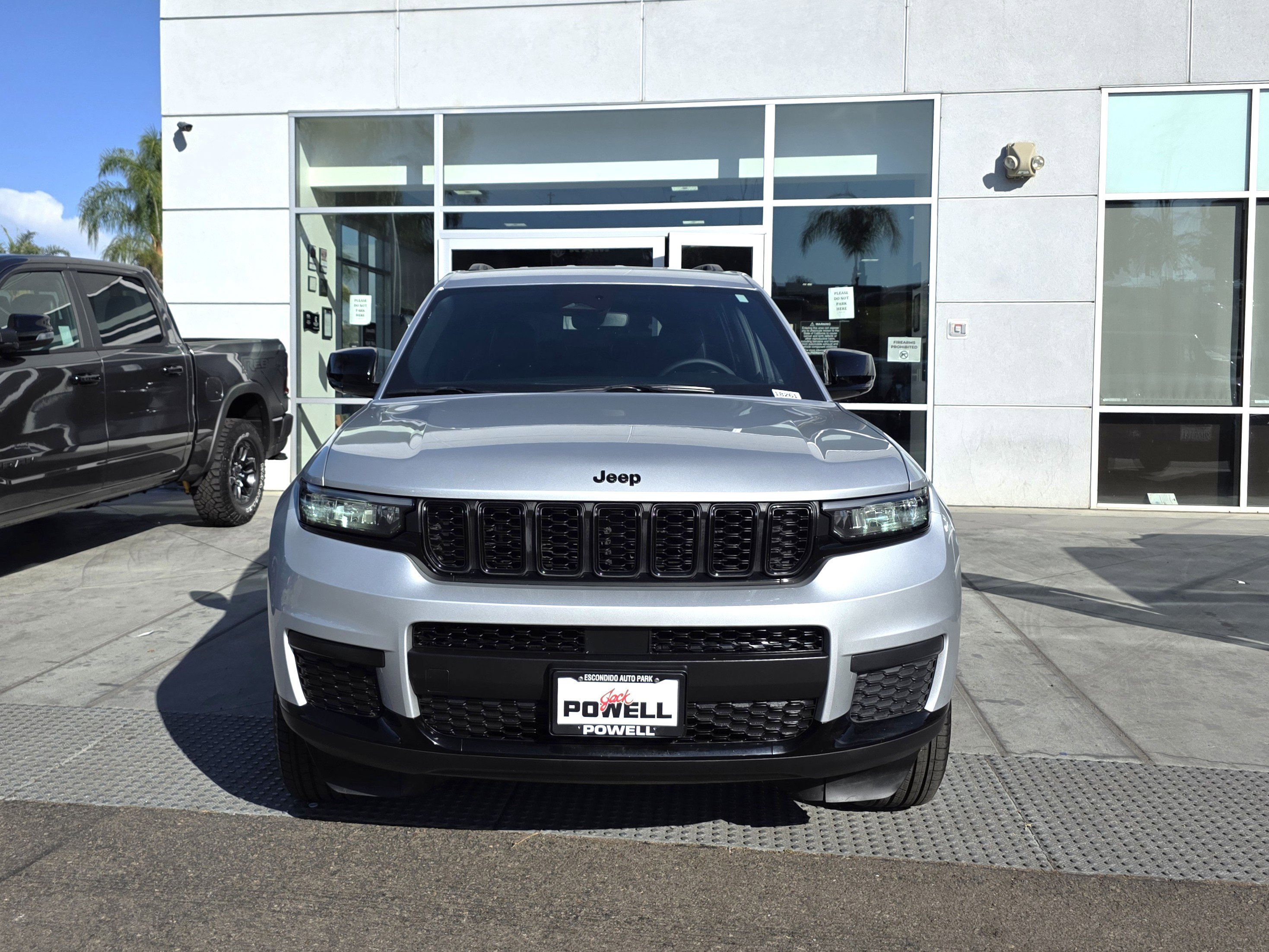 Certified 2024 Jeep Grand Cherokee L Laredo image 7