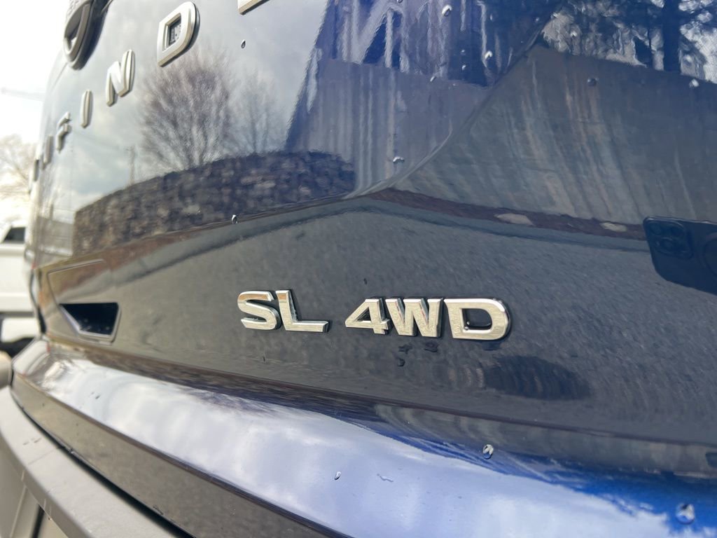 Used 2024 Nissan Pathfinder SL image 10