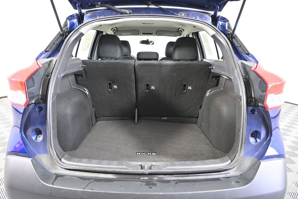 Used 2018 Nissan Kicks SV FWD image 16