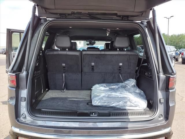 New 2024 Jeep Wagoneer 4WD w/ HD Trailer Tow Package image 8