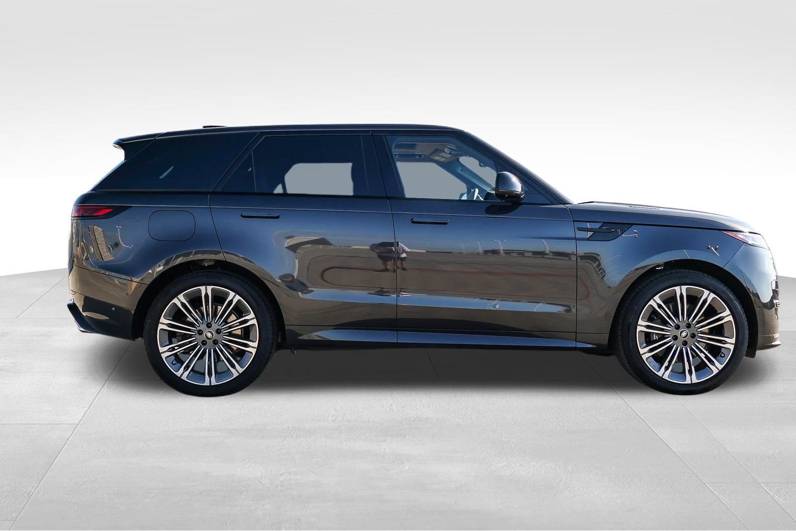 New 2025 Land Rover Range Rover Sport Dynamic SE image 4