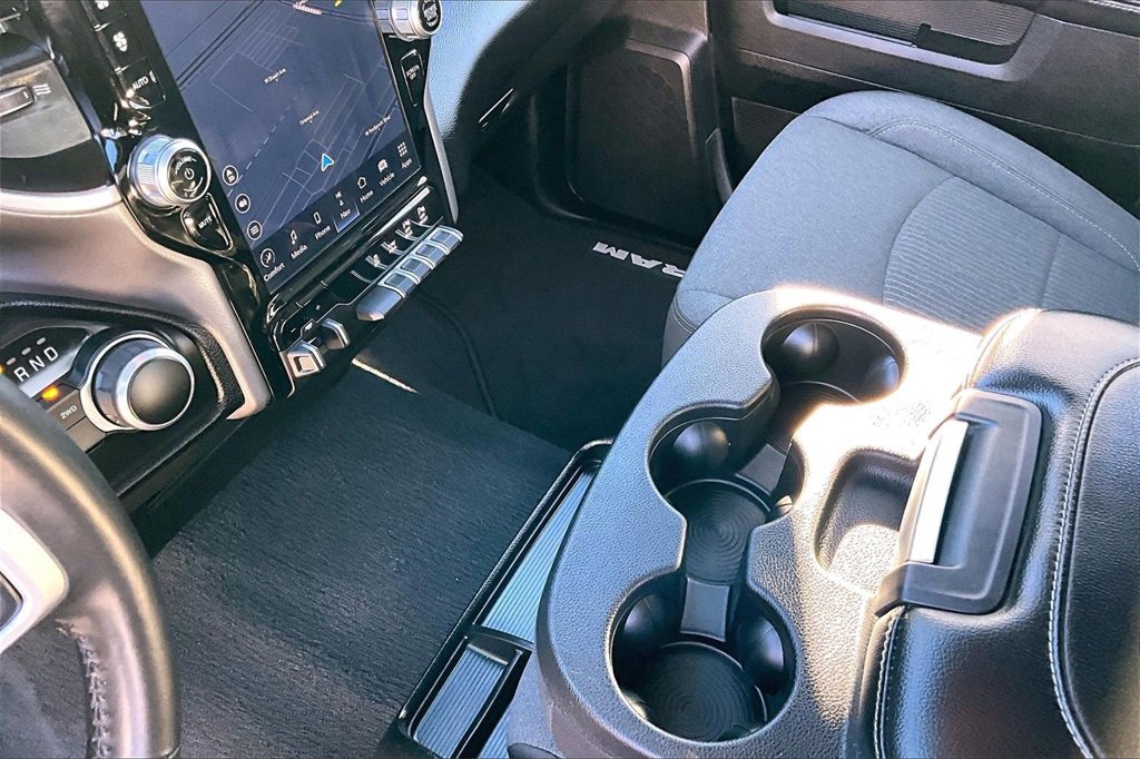 Used 2024 RAM 2500 Big Horn w/ Sport Appearance Package image 16