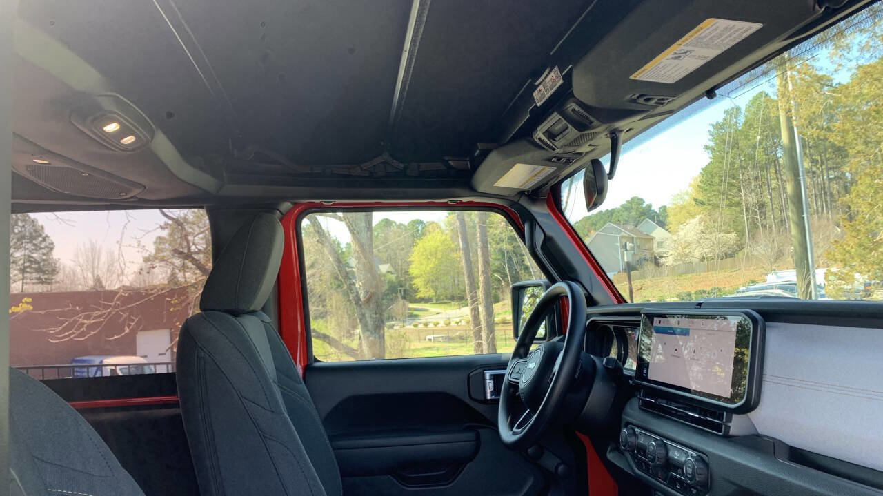 Used 2024 Jeep Wrangler Sport image 40