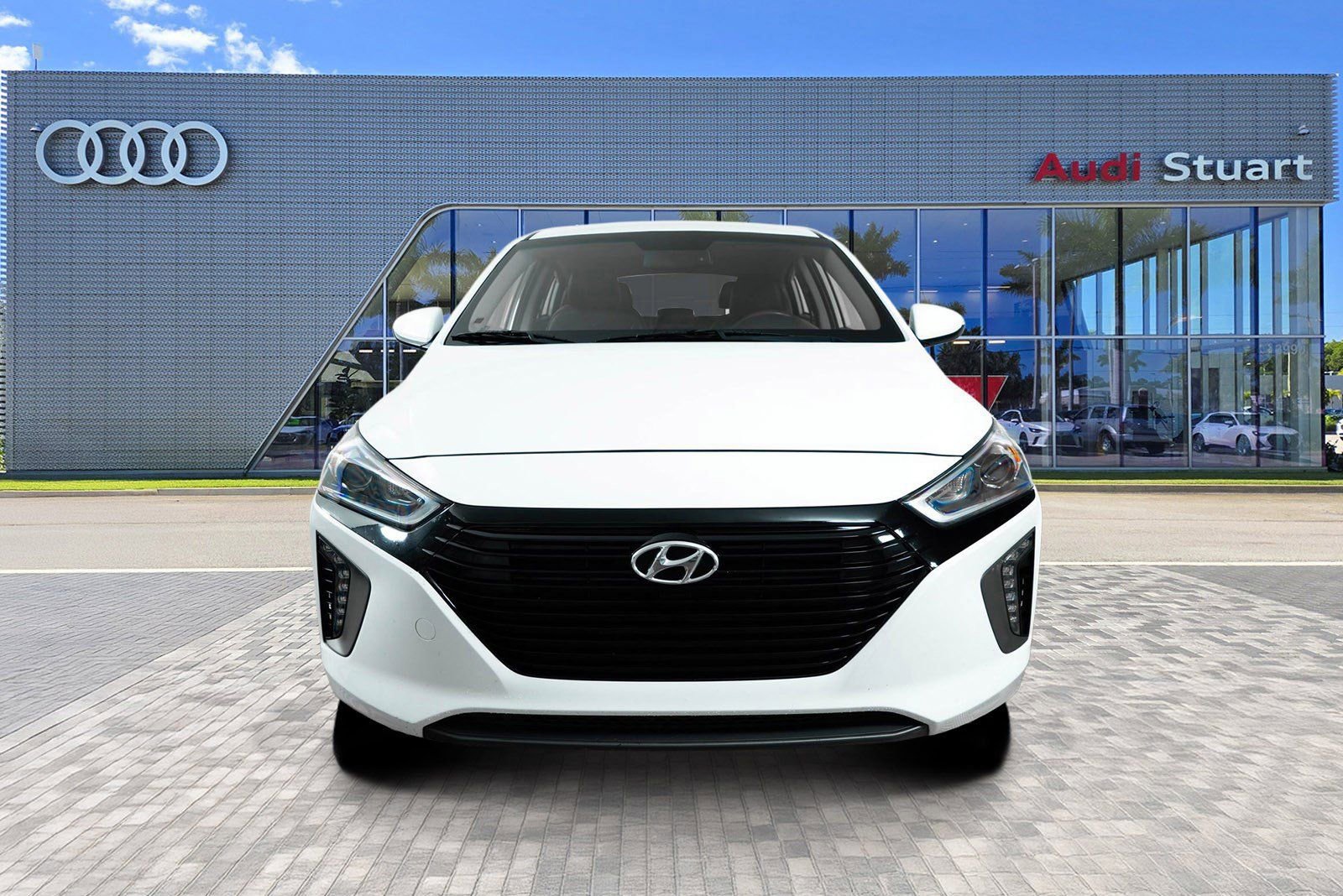 Used 2017 Hyundai Ioniq Limited image 2