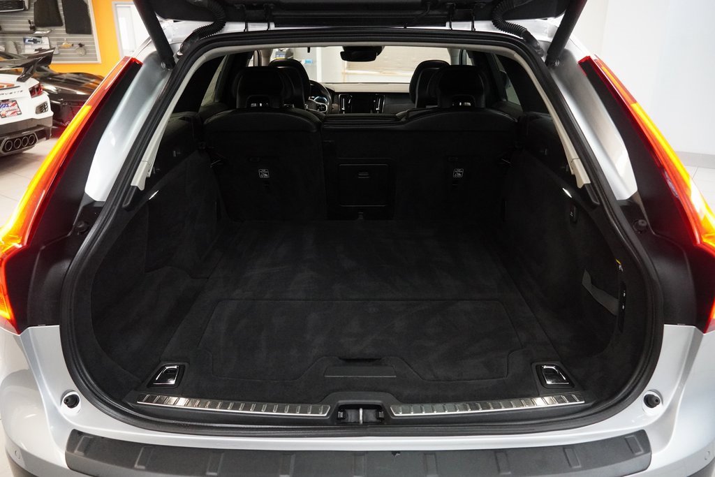 Used 2018 Volvo V90 T5 Cross Country w/ Convenience Package image 16