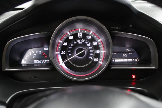 Used 2015 MAZDA MAZDA3 i Touring w/ Technology Package FWD image 20