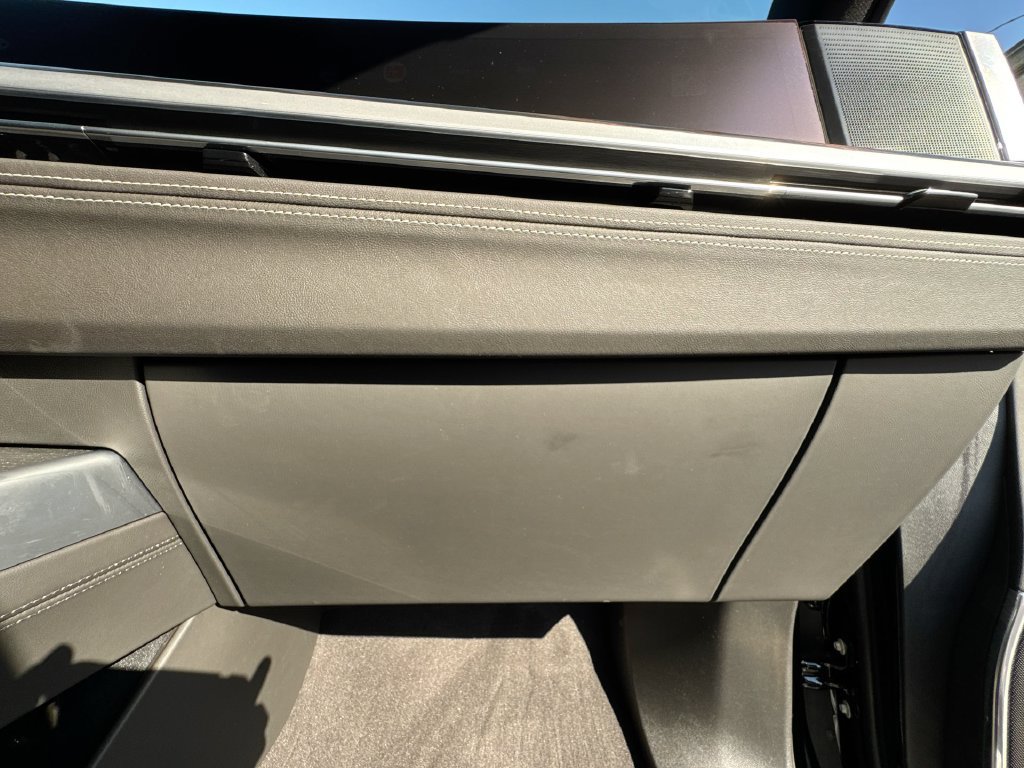 Used 2026 Cadillac Escalade ESV Luxury w/ LPO, Floor Liner Package RWD image 36