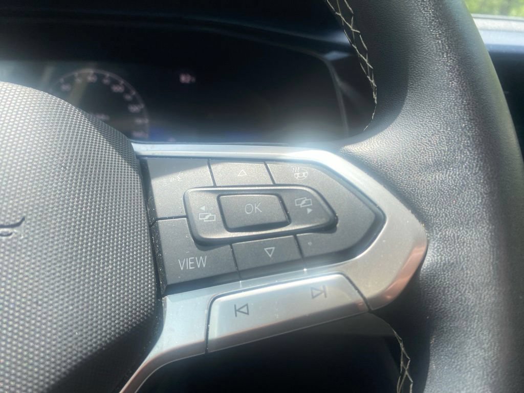Used 2024 Volkswagen Taos SE FWD image 19