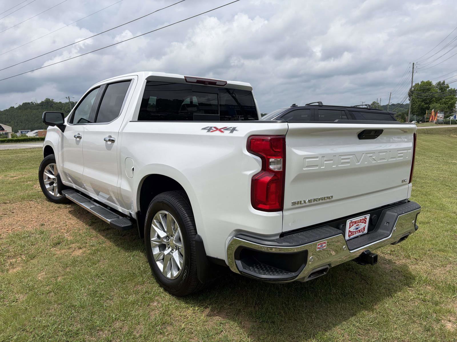 Used 2019 Chevrolet Silverado 1500 LTZ w/ LTZ Premium Package AWD/4WD image 23