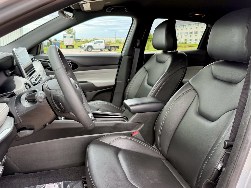 Used 2025 Jeep Compass Limited AWD/4WD image 11
