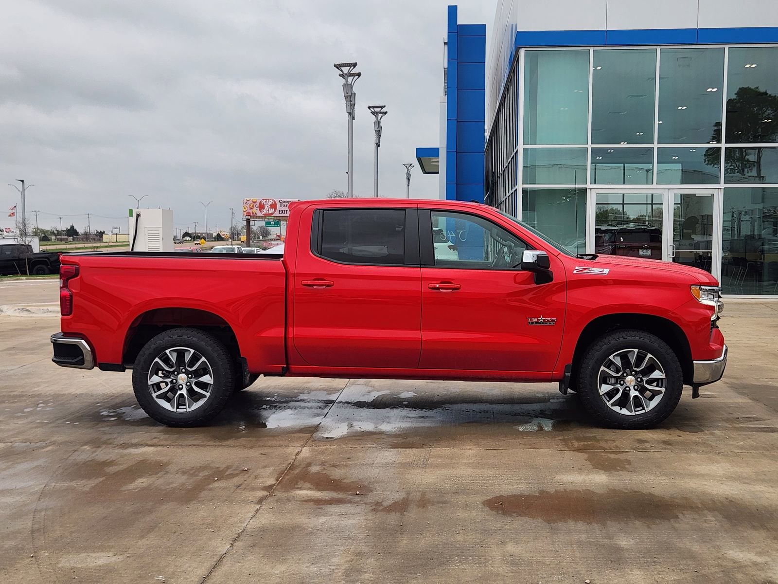 New 2026 Chevrolet Silverado 1500 LT w/ Texas Edition Plus image 7