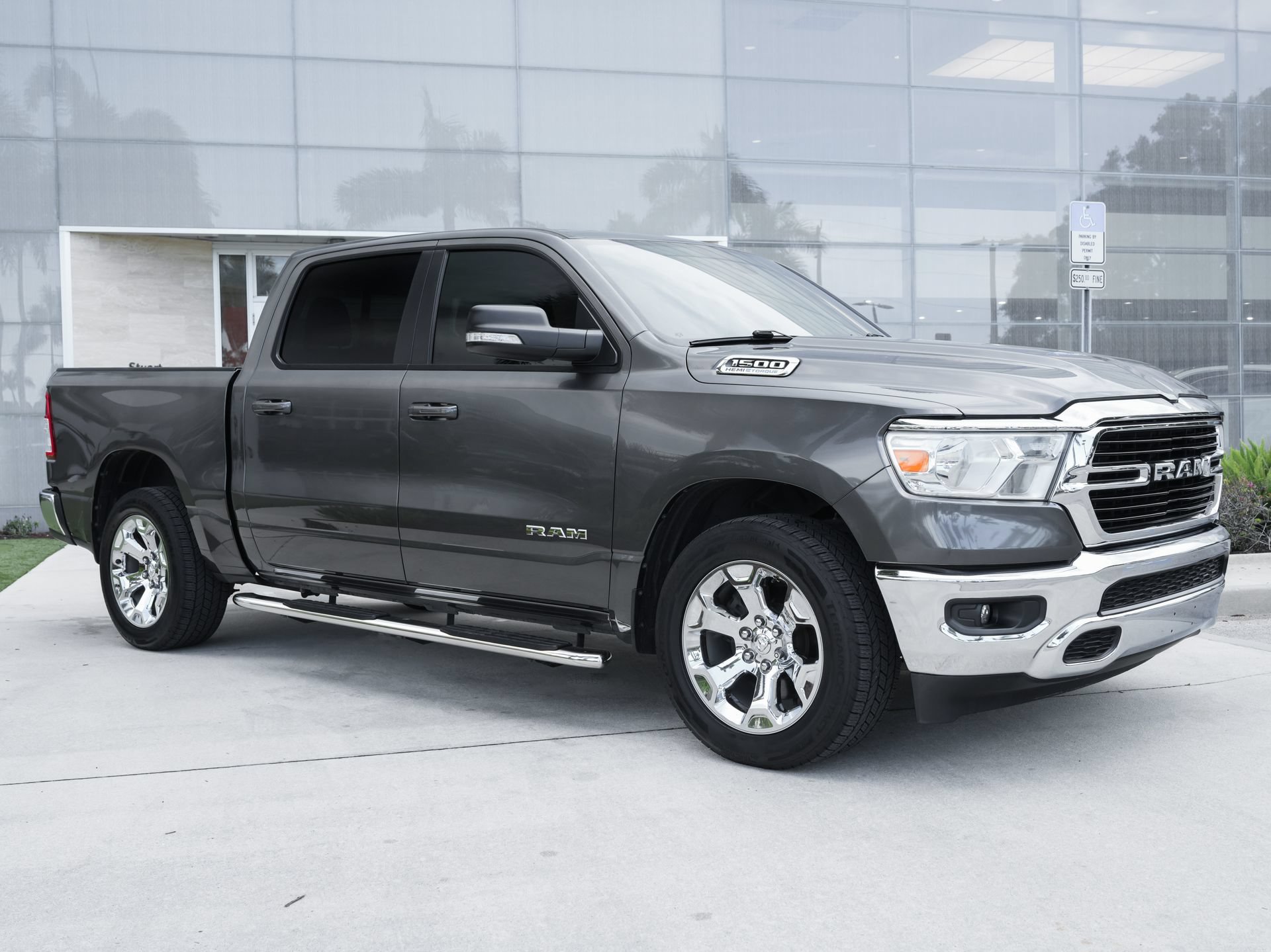 Used 2021 RAM 1500 Big Horn RWD image 4