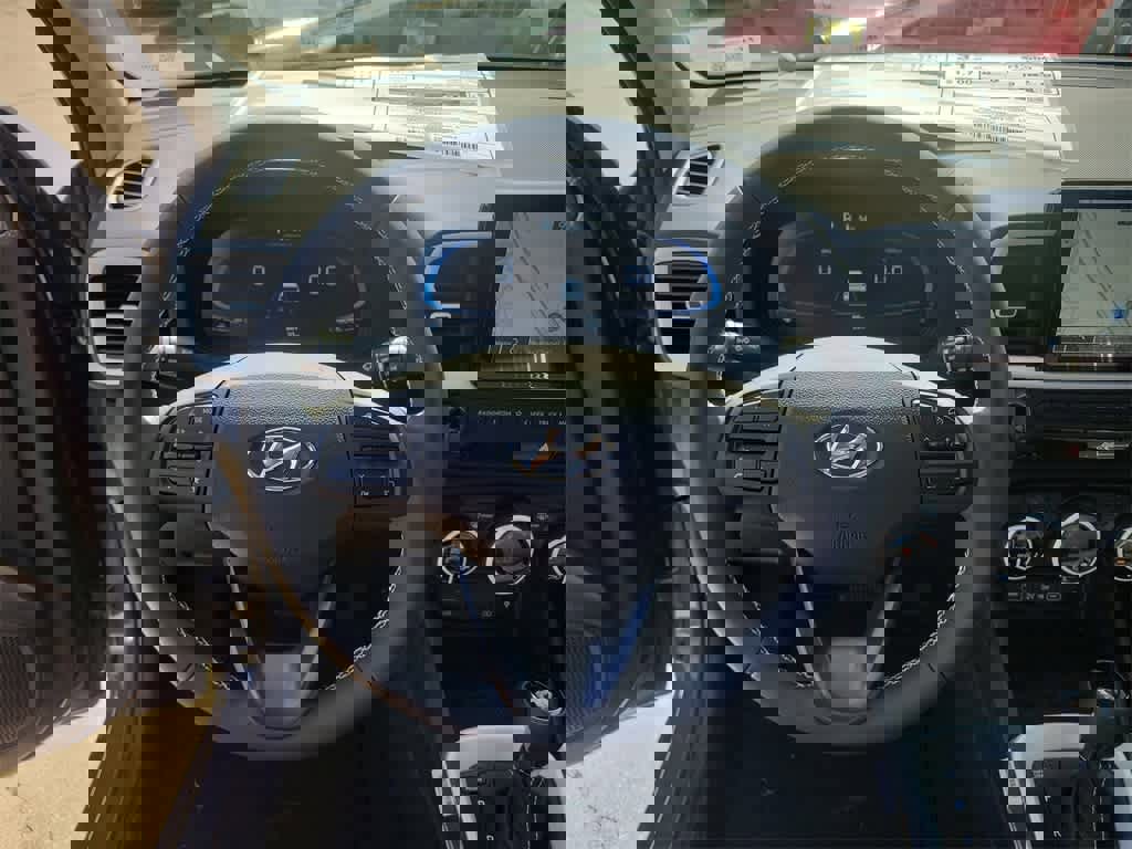 New 2025 Hyundai Venue Limited image 27