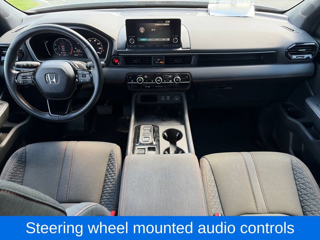Used 2025 Honda Pilot Sport image 11