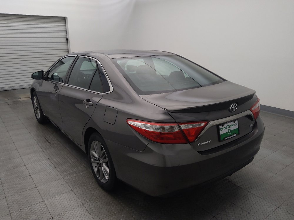 Used 2016 Toyota Camry SE image 5