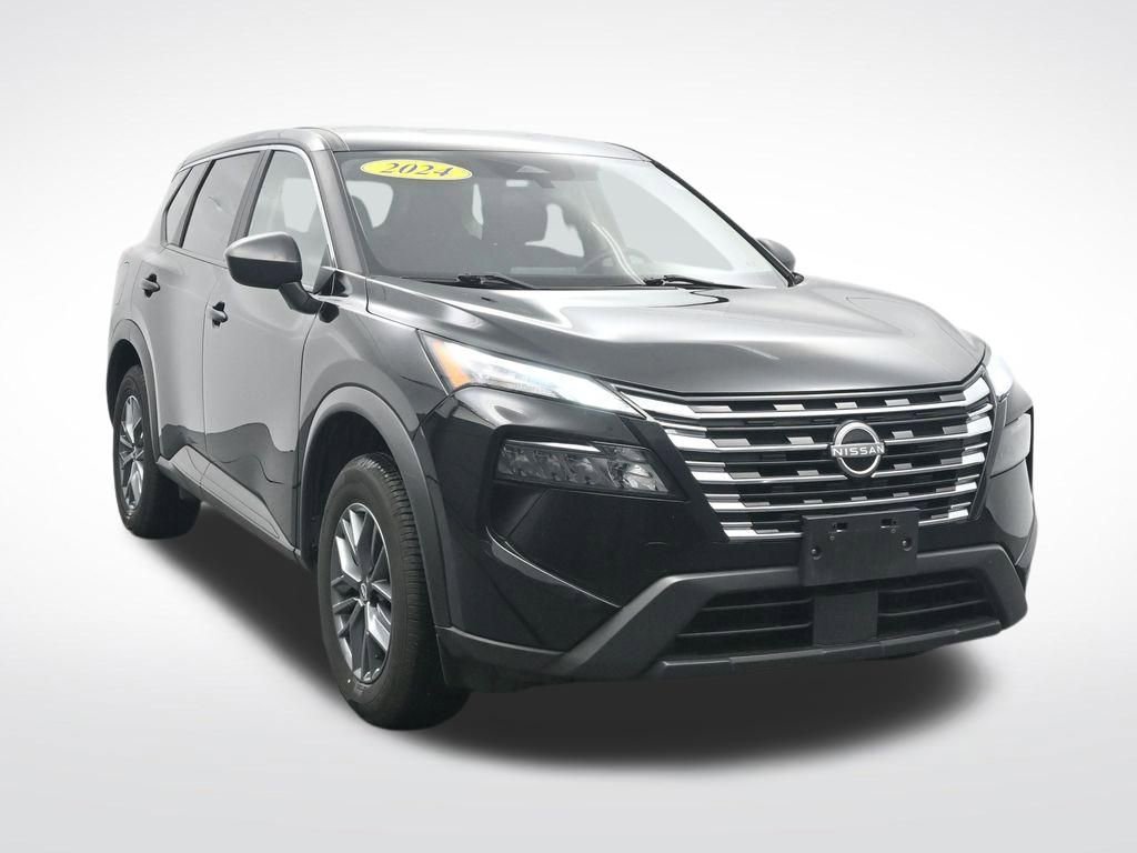 Used 2024 Nissan Rogue S image 3