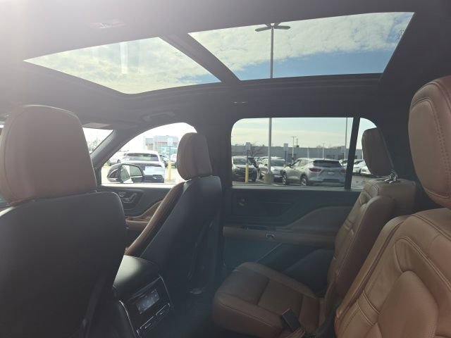 Certified 2023 Lincoln Aviator Reserve w/ Elements Package Plus image 6