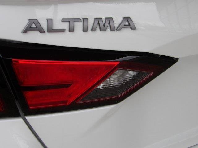 Used 2025 Nissan Altima 2.5 SR w/ SR Premium Package FWD image 8