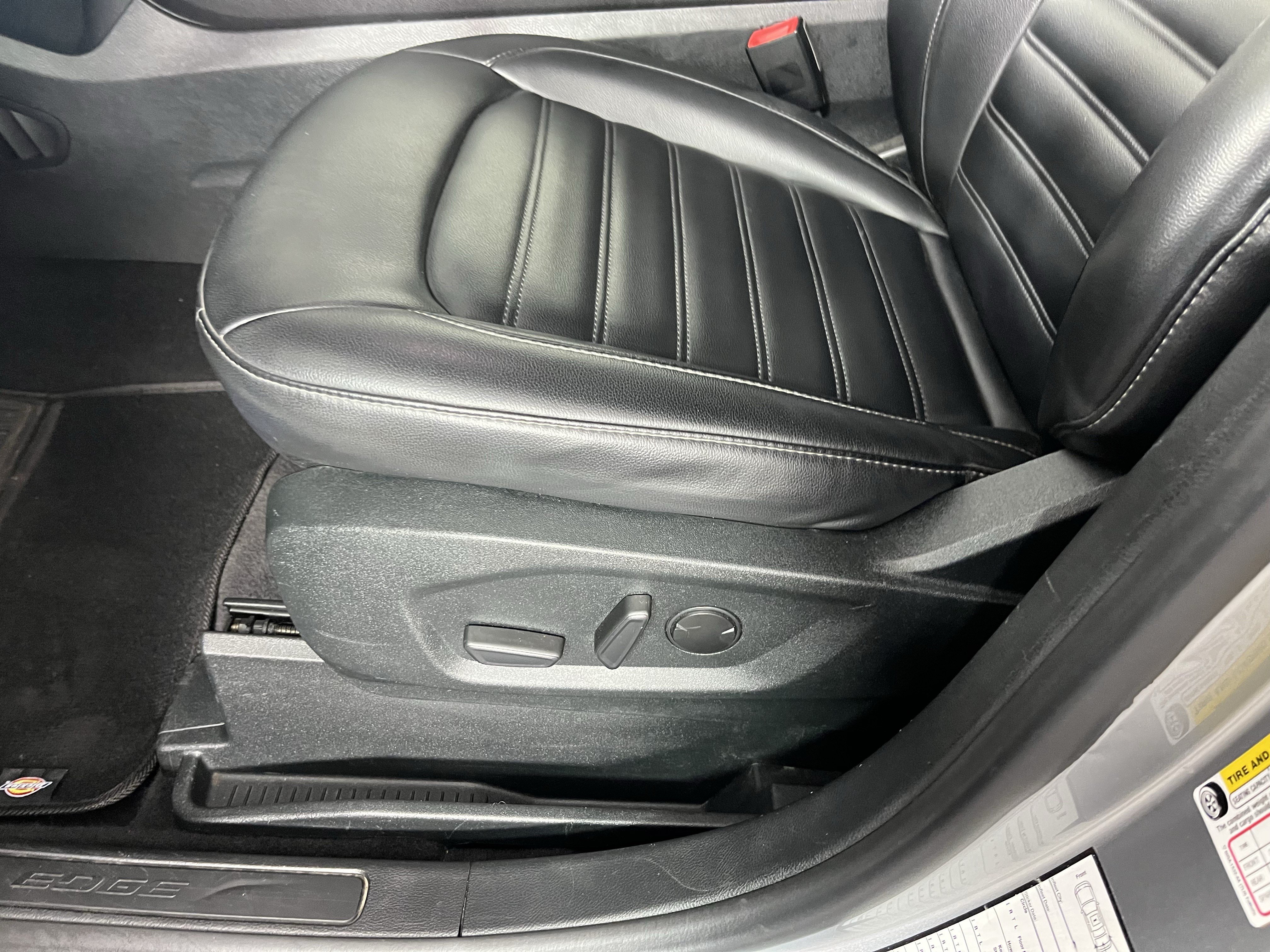 Used 2022 Ford Edge SEL AWD/4WD image 15
