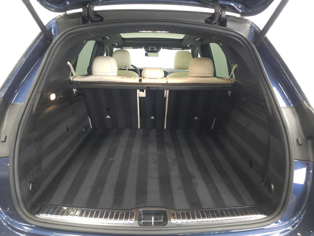 Used 2024 Mercedes-Benz GLE 450e 4MATIC w/ AMG Line Exterior image 31