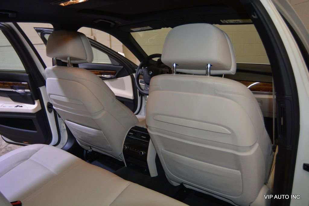 Used 2014 BMW 740i image 21