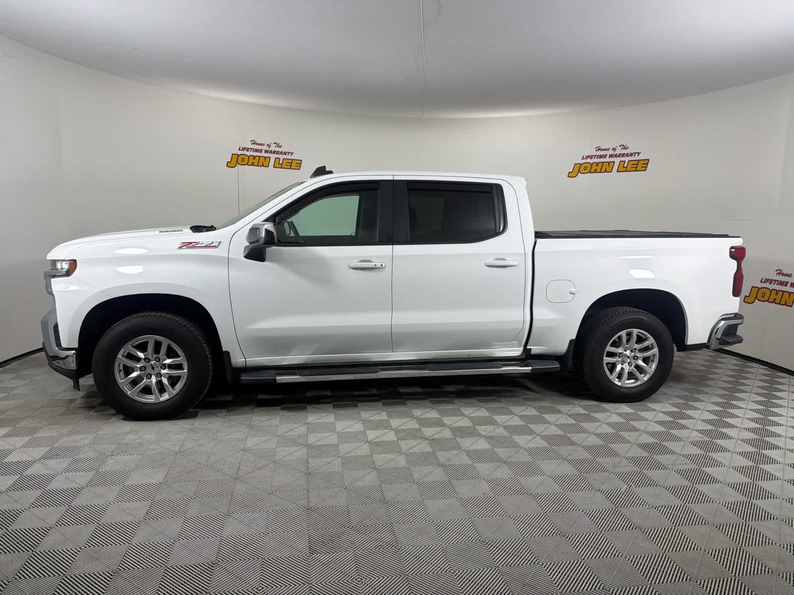 Used 2020 Chevrolet Silverado 1500 LT w/ All-Star Edition AWD/4WD image 2