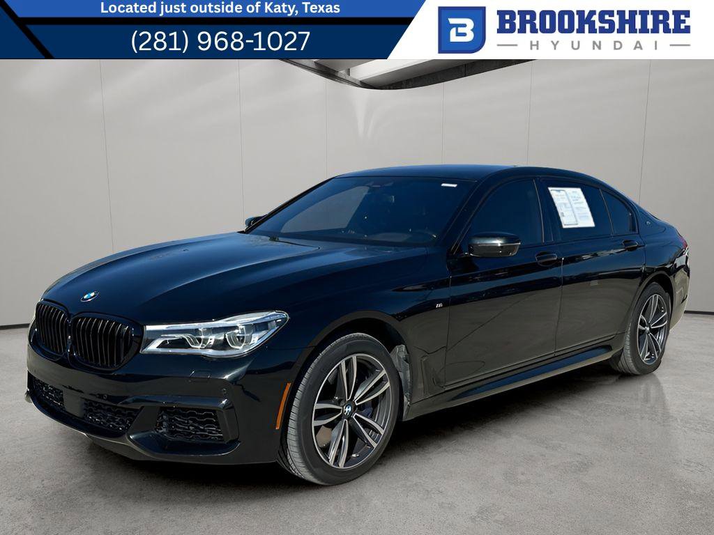 Used 2018 BMW M760i xDrive image 1