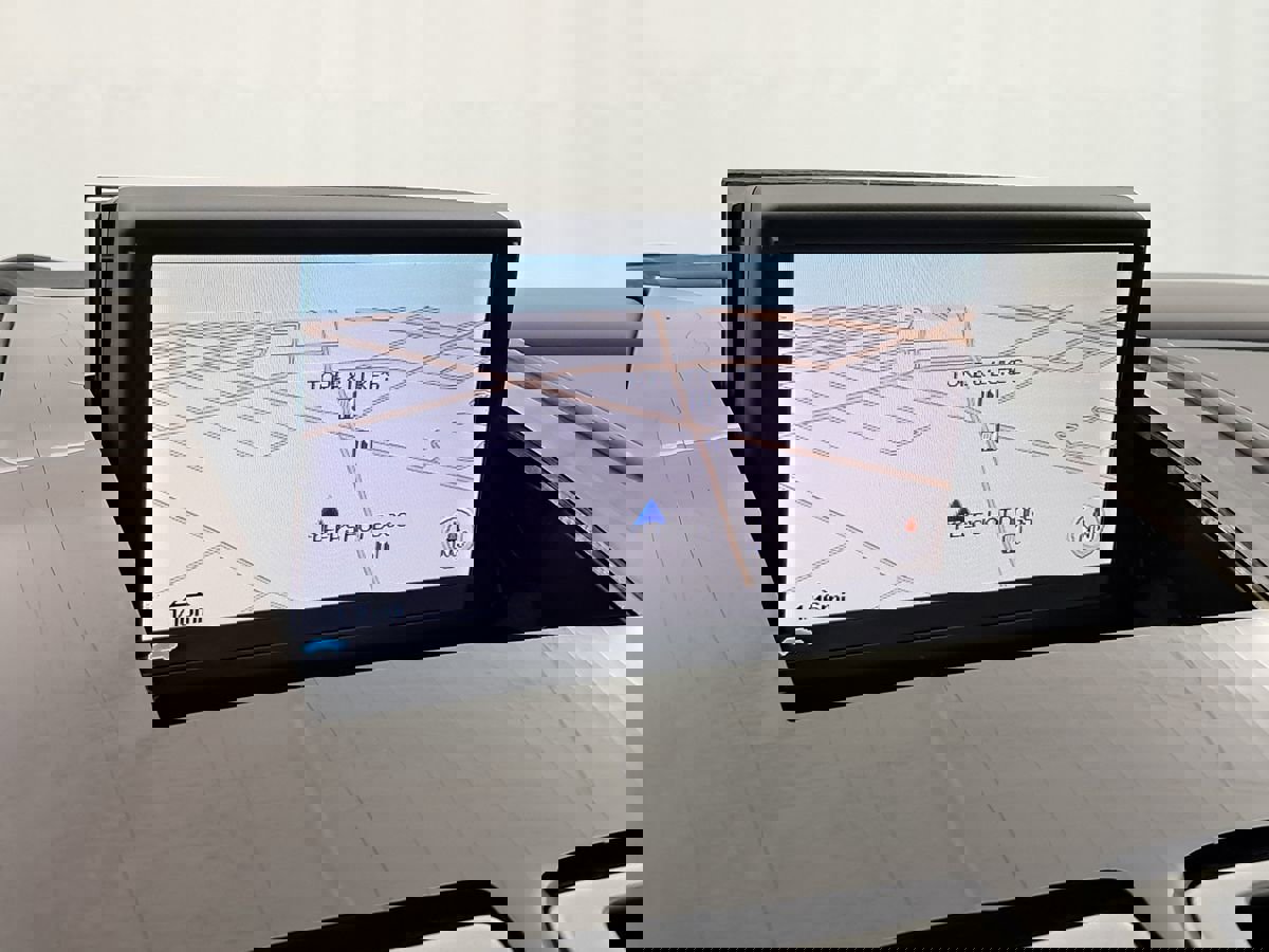 Used 2011 Aston Martin Rapide image 18