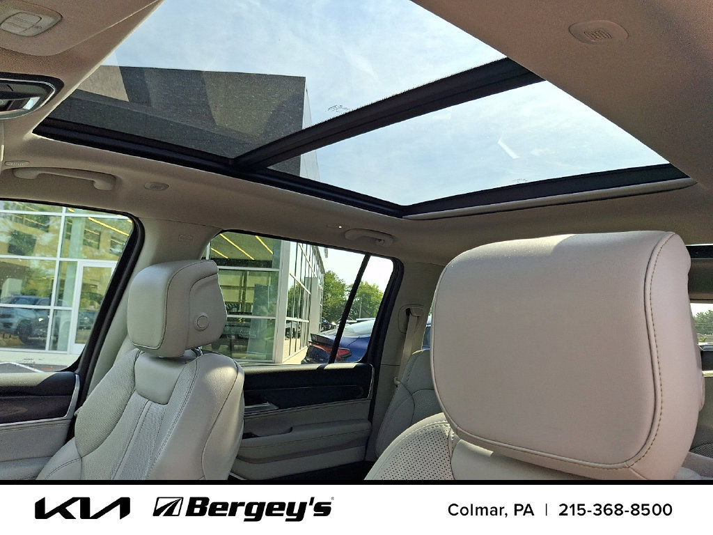 Used 2024 Jeep Wagoneer 4WD w/ Premium Group I image 18