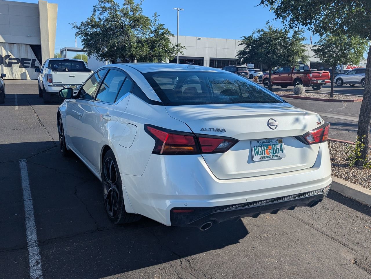 Certified 2025 Nissan Altima 2.5 SR image 3