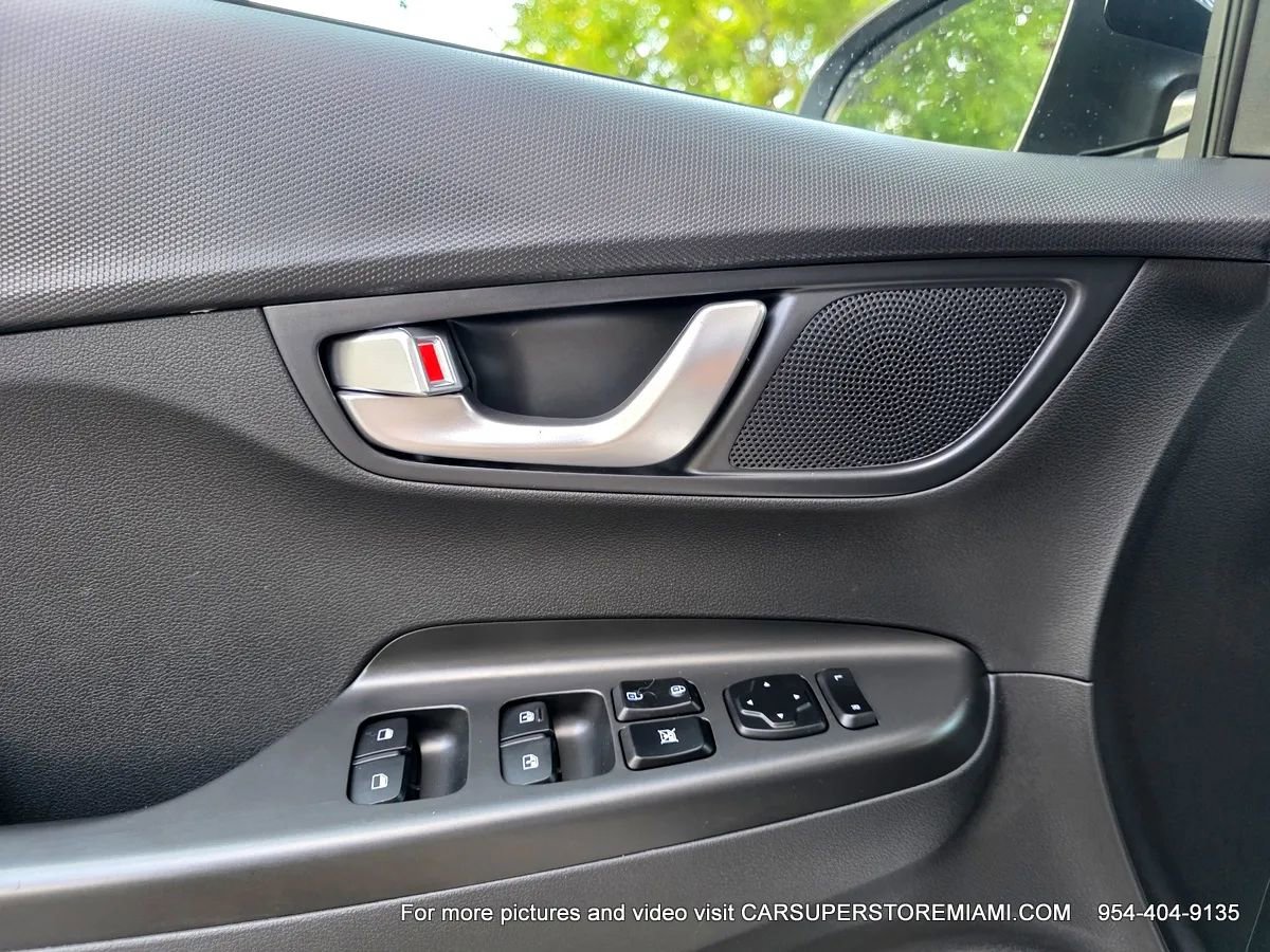 Used 2023 Hyundai Kona SEL FWD image 41