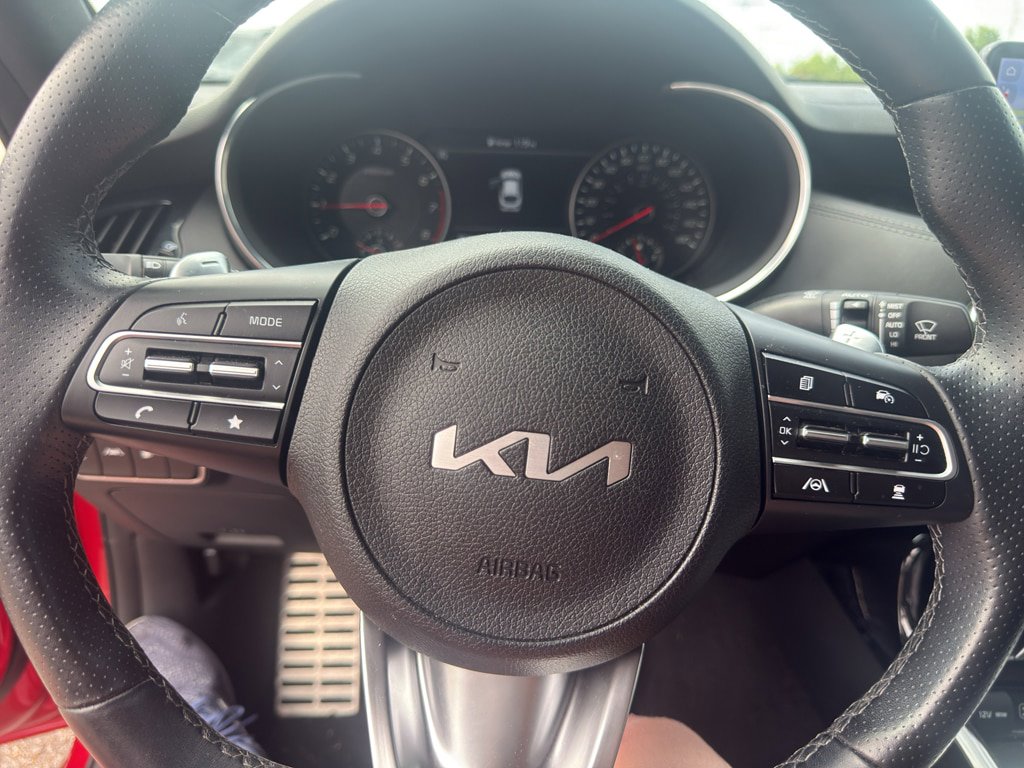 Used 2023 Kia Stinger GT2 RWD image 16