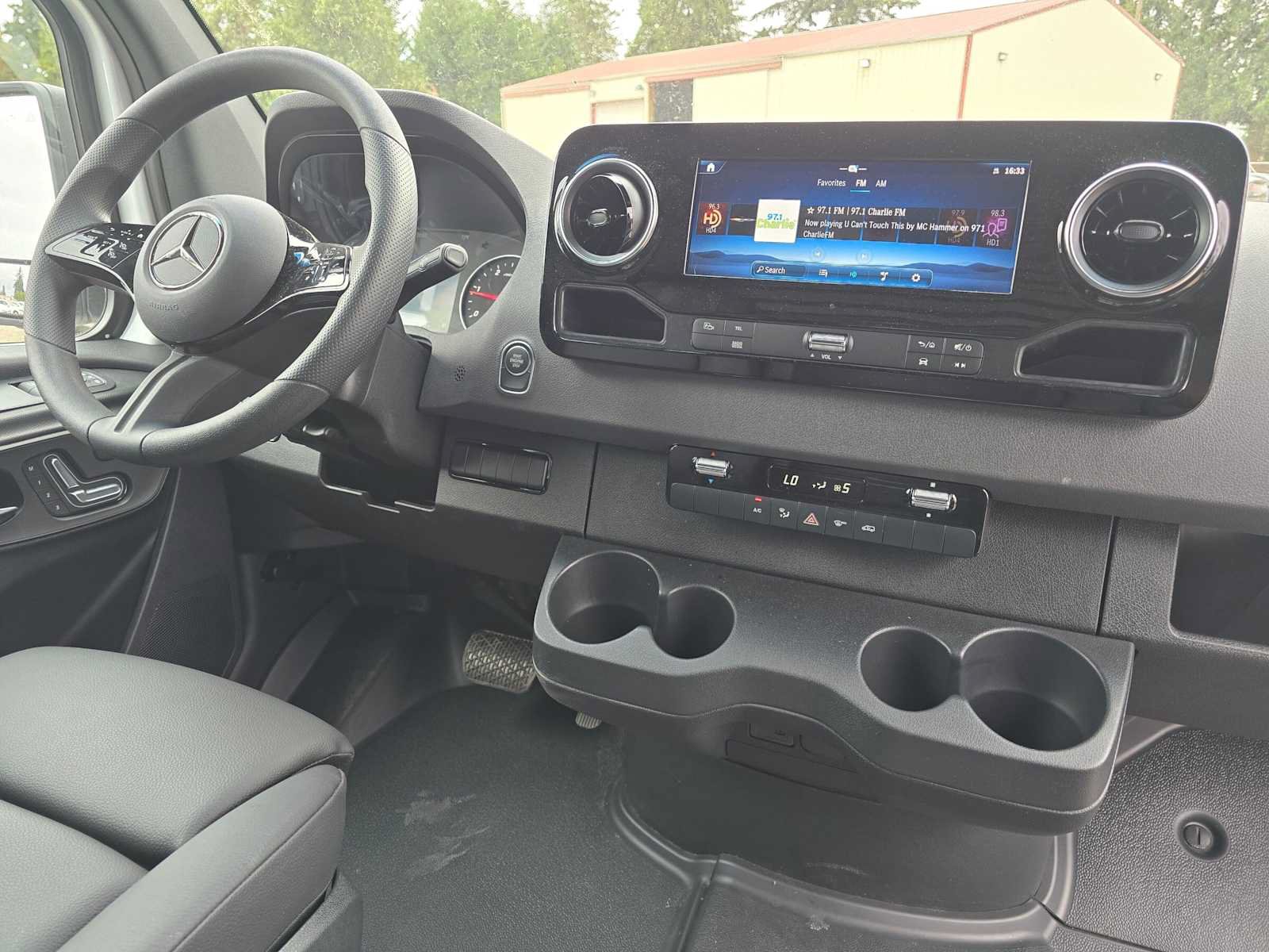 Used 2026 Mercedes-Benz Sprinter 2500 image 12