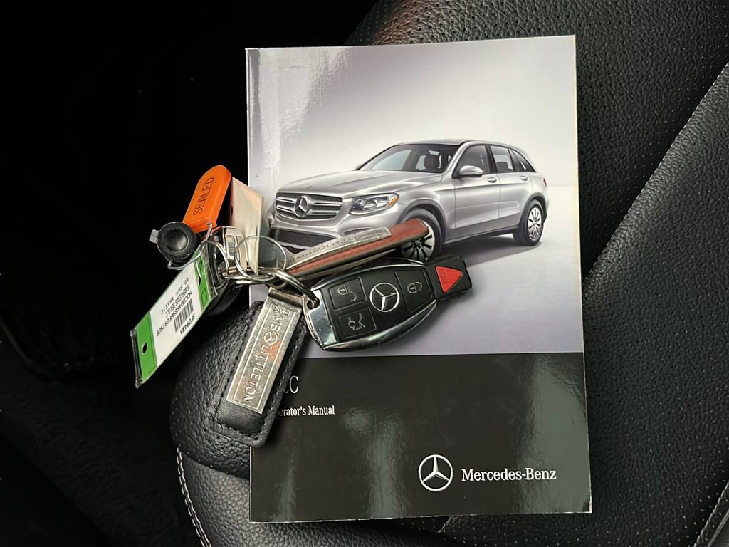 Used 2016 Mercedes-Benz GLC 300 4MATIC image 32