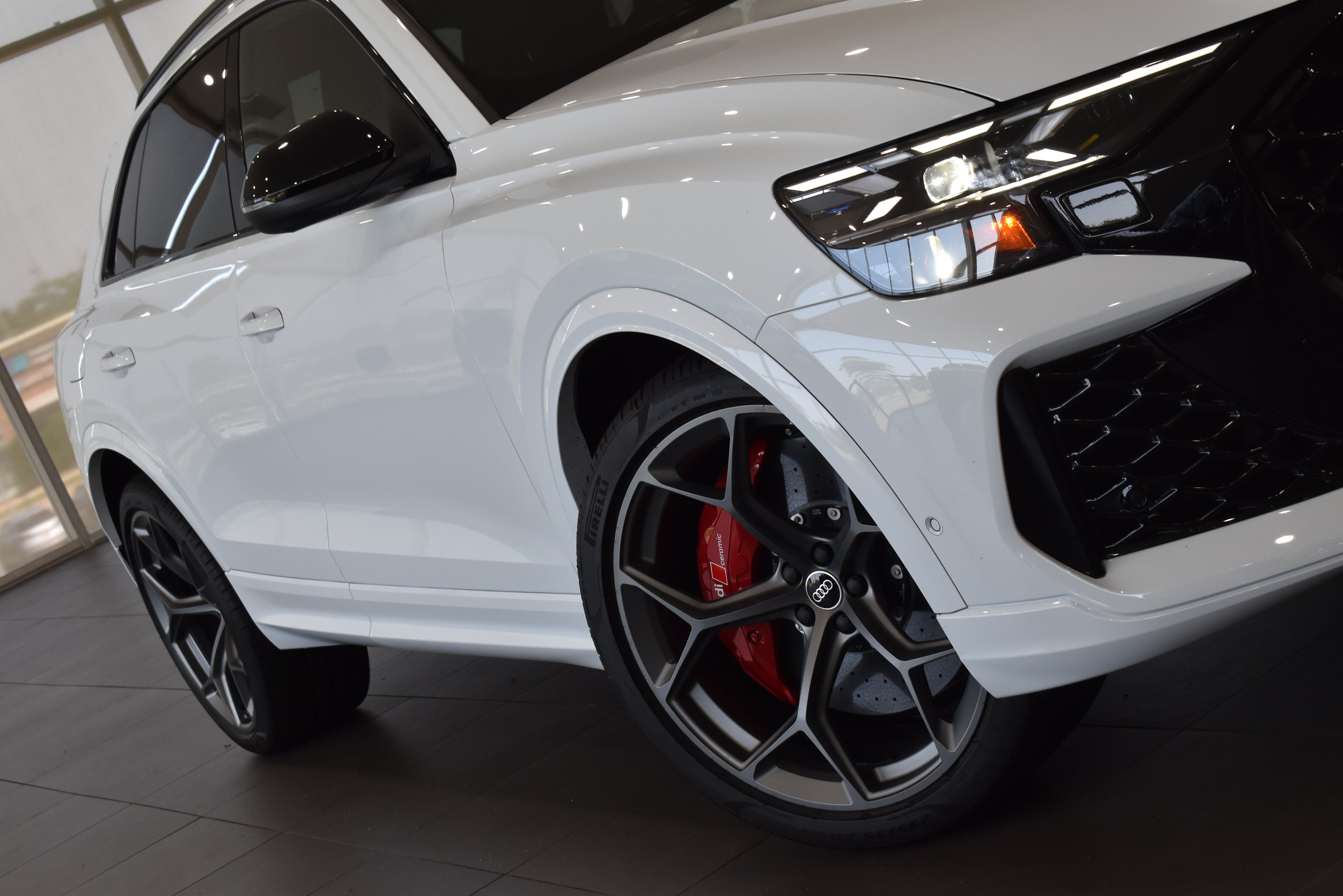 New 2025 Audi RS Q8 performance image 3