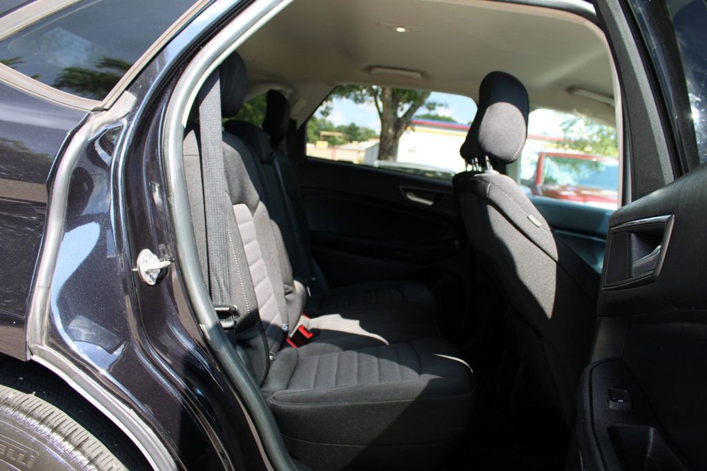Used 2020 Ford Edge SE image 24