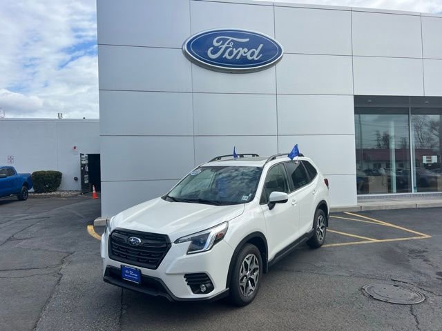 Used 2024 Subaru Forester Premium image 2