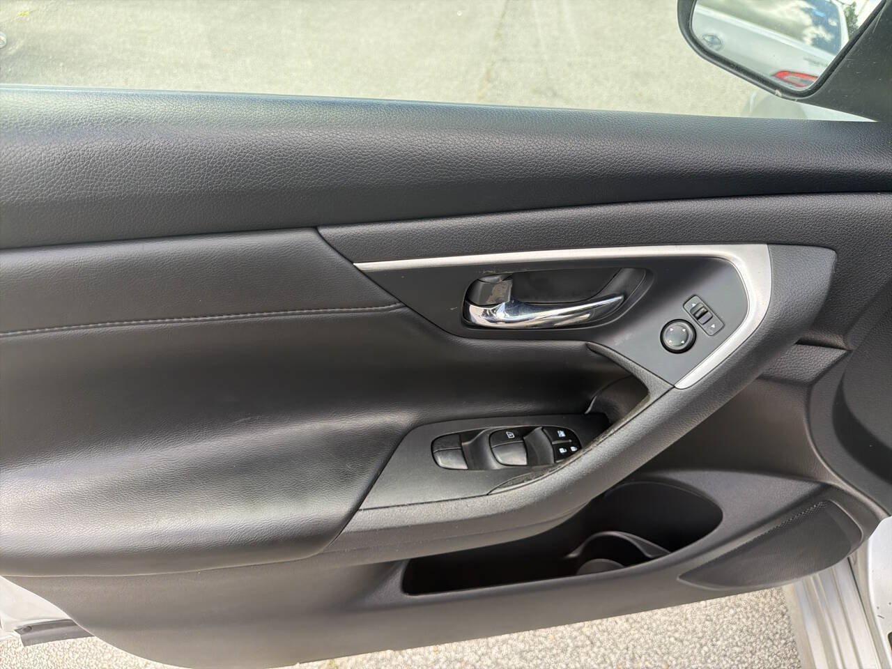 Used 2015 Nissan Altima 2.5 S w/ Special Edition Package FWD image 12